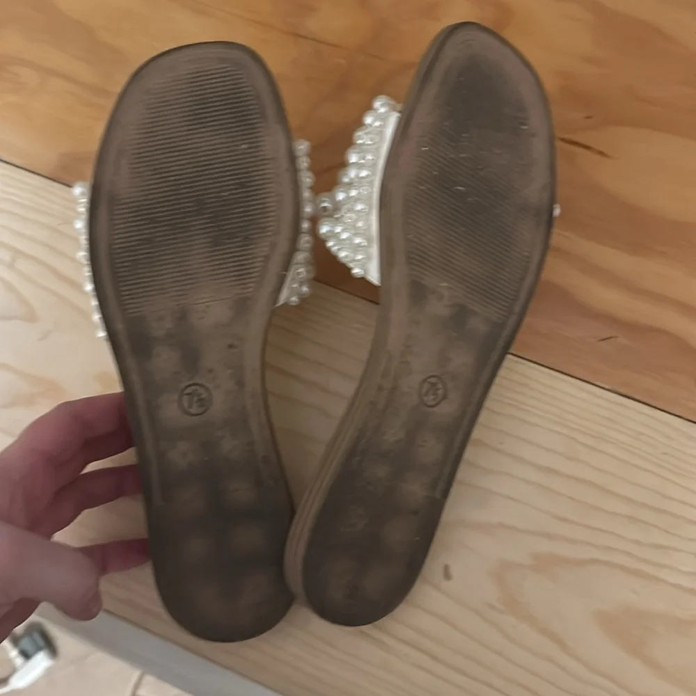 A New Day Pearl Flat Sandals - Picture 3 of 3